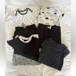Lot of 6 Baby Boy/Girl -Black & White -3 Outfits + Extra Bodysuit -Size 3-6month